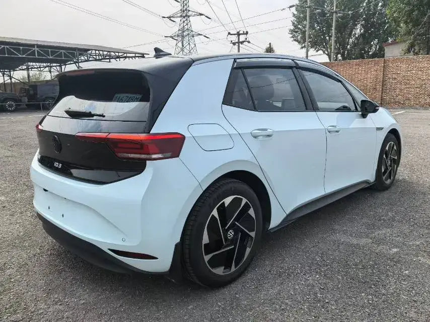 2023 VOLKSWAGEN ID.3 thumbnail 4