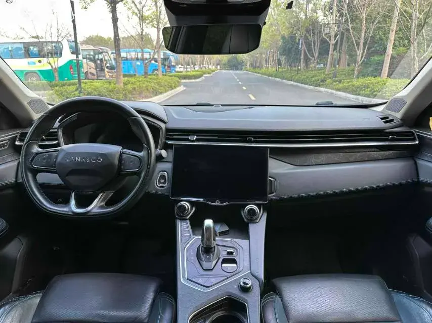 2020 LYNK&CO 05 thumbnail 4