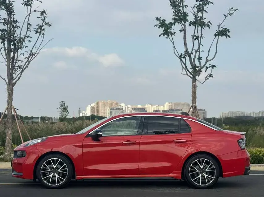 2021 LYNK&CO 03 thumbnail 3