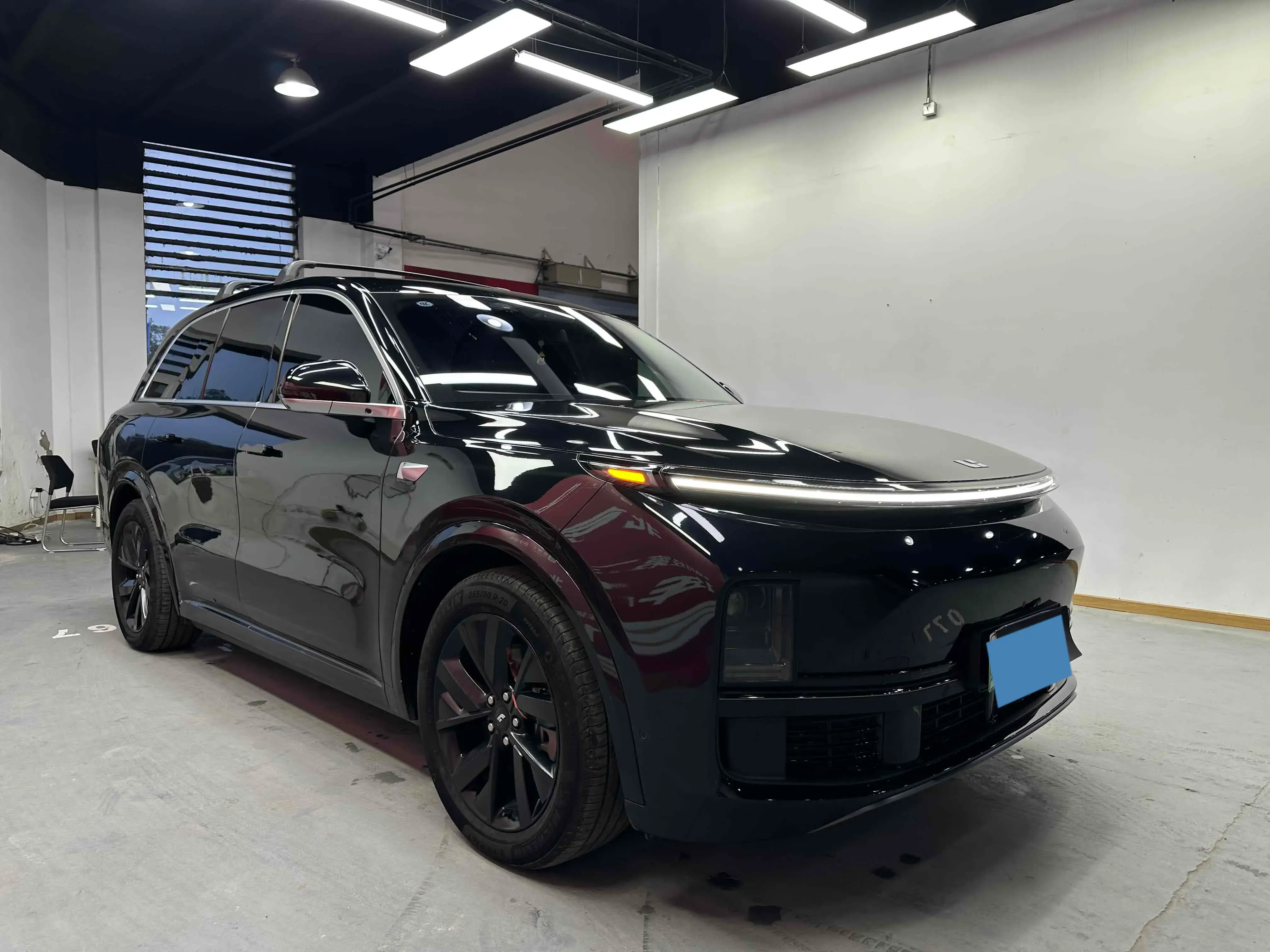 2023 LI L8 thumbnail 3