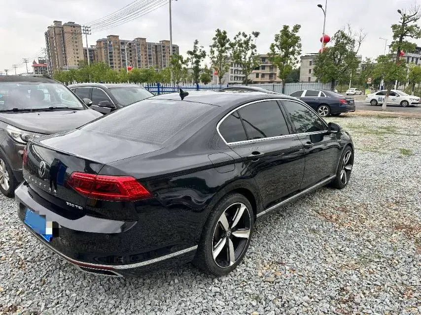 2021 VOLKSWAGEN MAGOTAN thumbnail 3