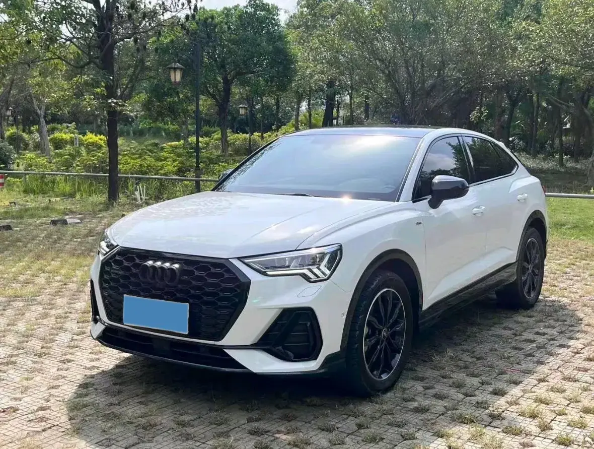 2022 AUDI Q3 view 1