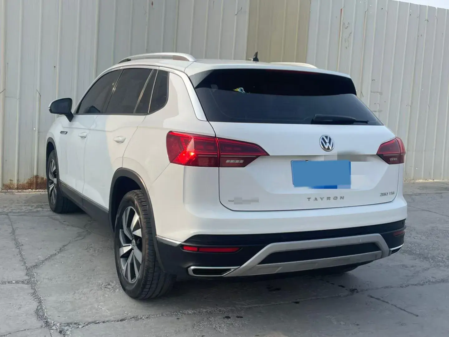 2021 VOLKSWAGEN TAYRON thumbnail 2