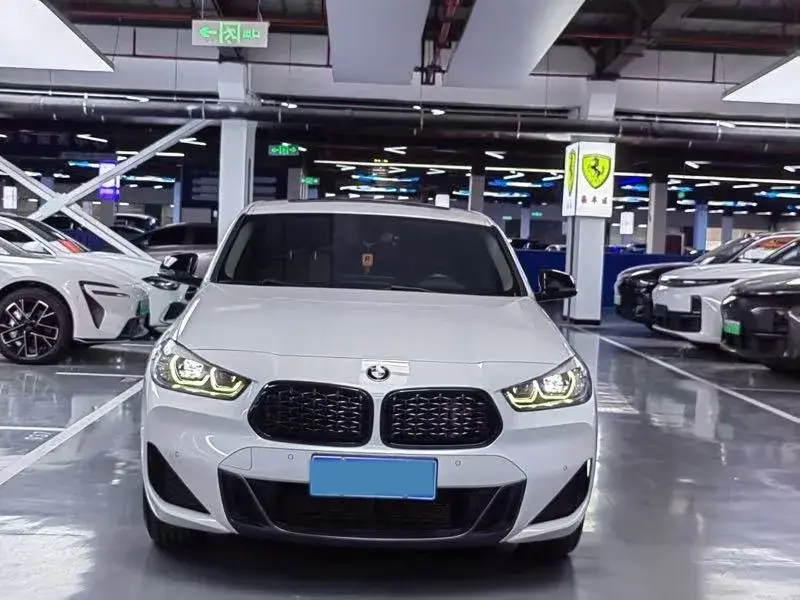 2023 BMW X2 thumbnail 2