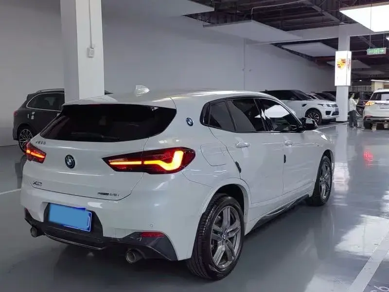 2023 BMW X2 thumbnail 3