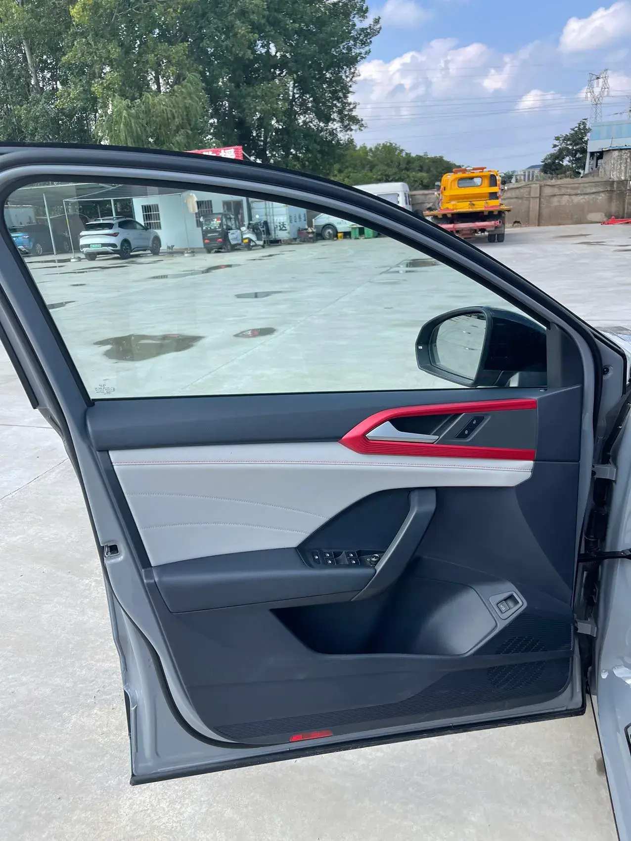 2023 VOLKSWAGEN THARU thumbnail 4