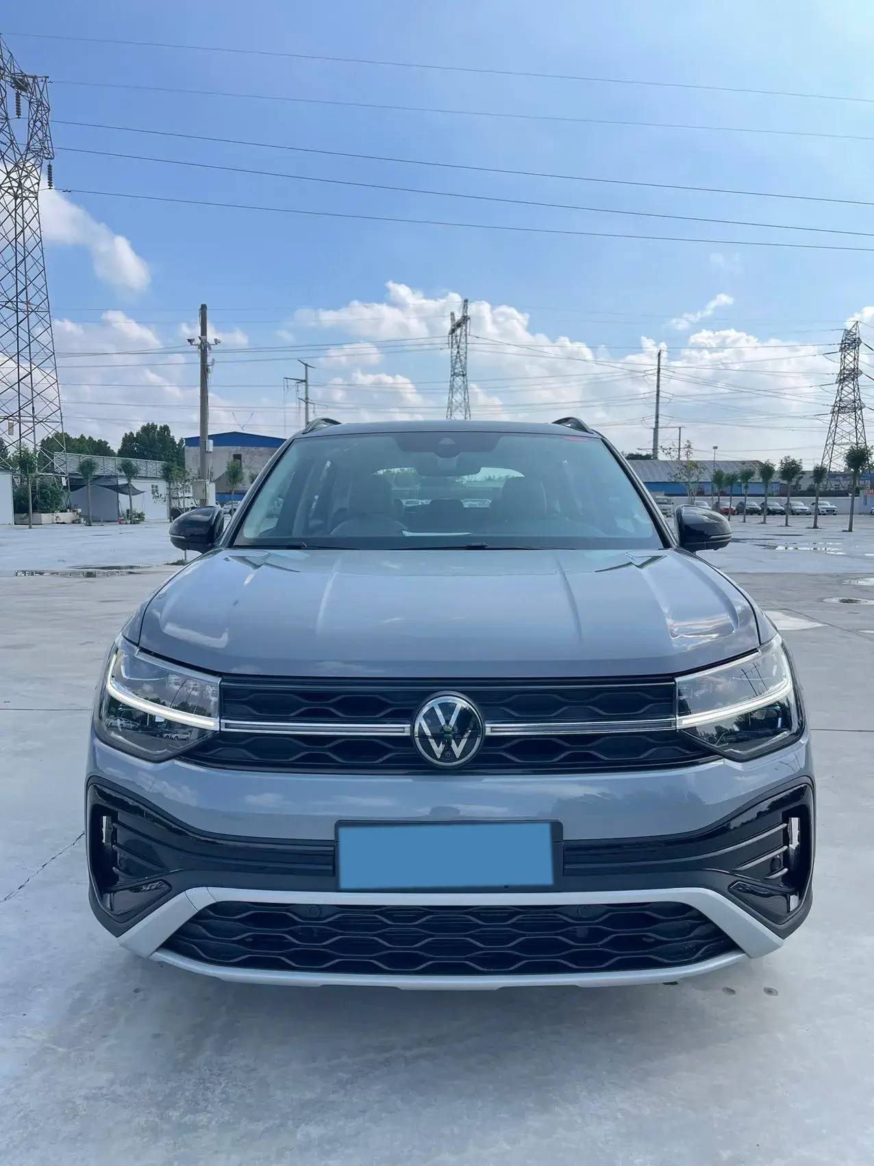 2023 VOLKSWAGEN THARU thumbnail 2