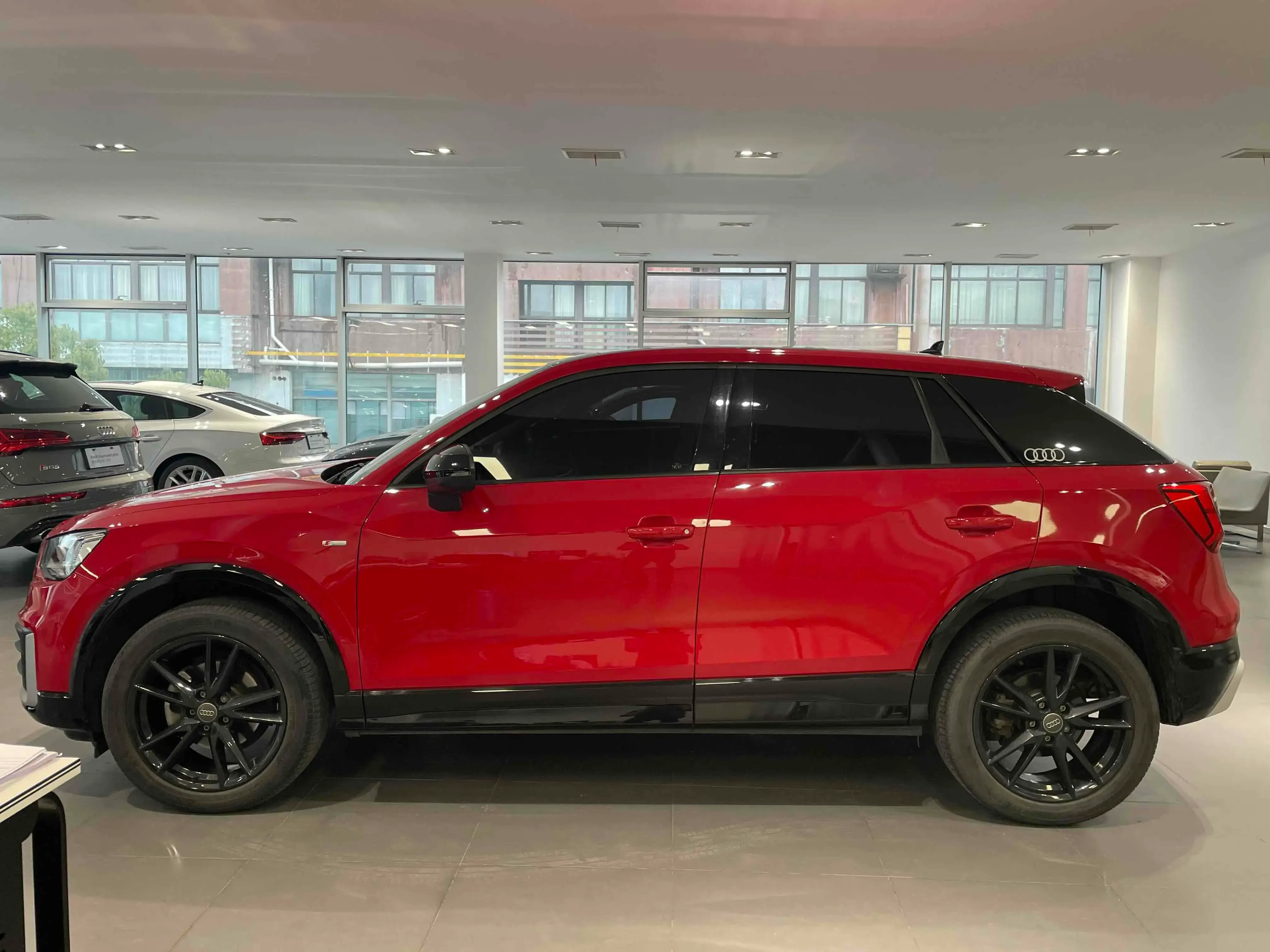 2021 AUDI Q2L thumbnail 4