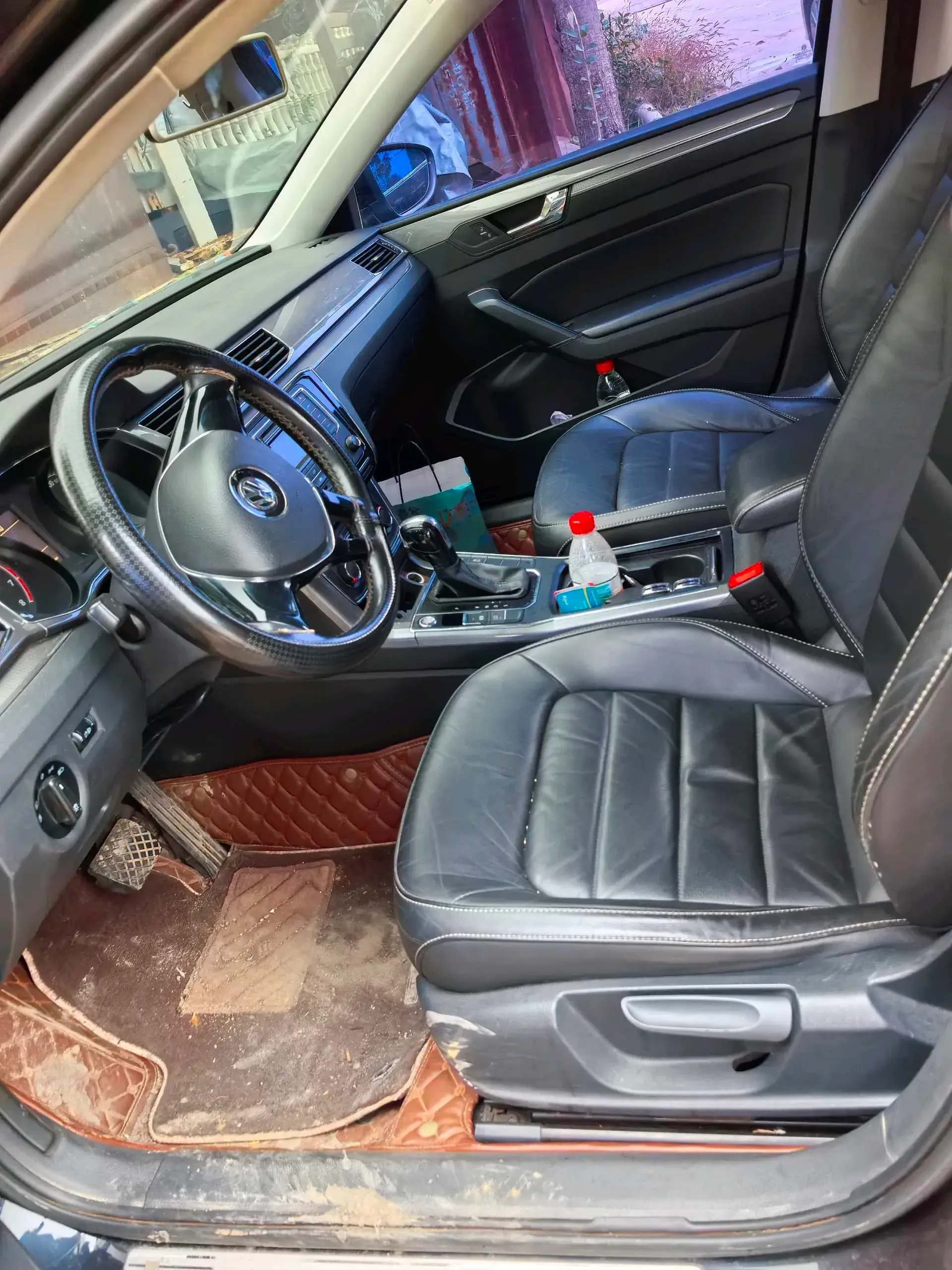 2017 VOLKSWAGEN PASSAT thumbnail 2