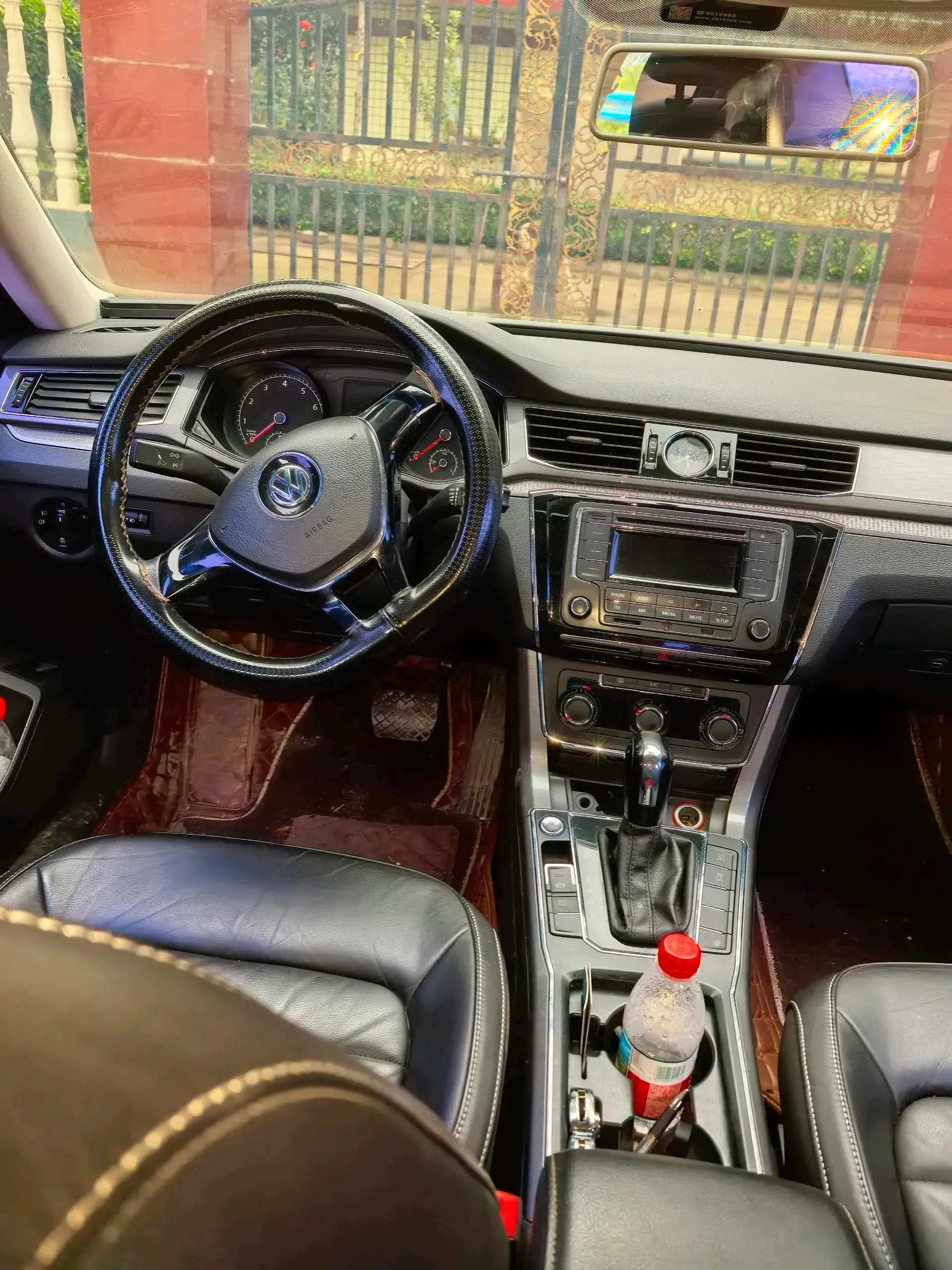 2017 VOLKSWAGEN PASSAT thumbnail 4