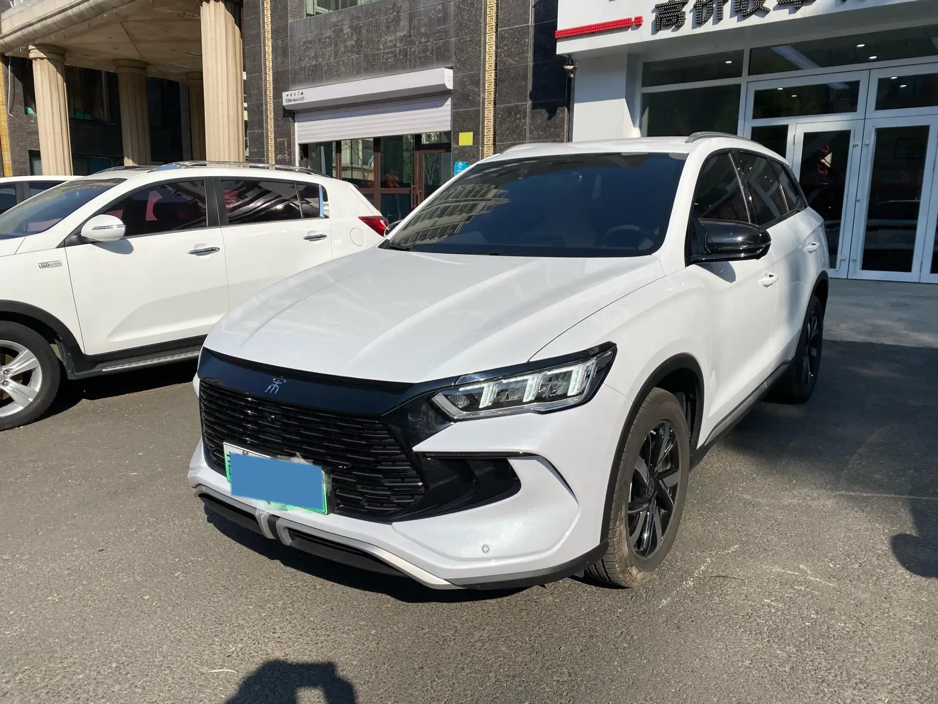 2024 BYD SONG view 1