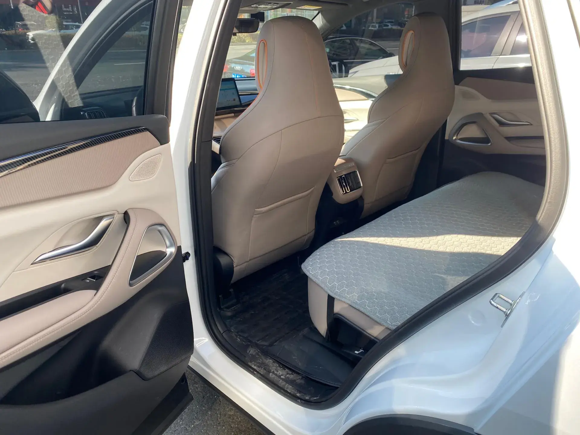 2024 BYD SONG thumbnail 4