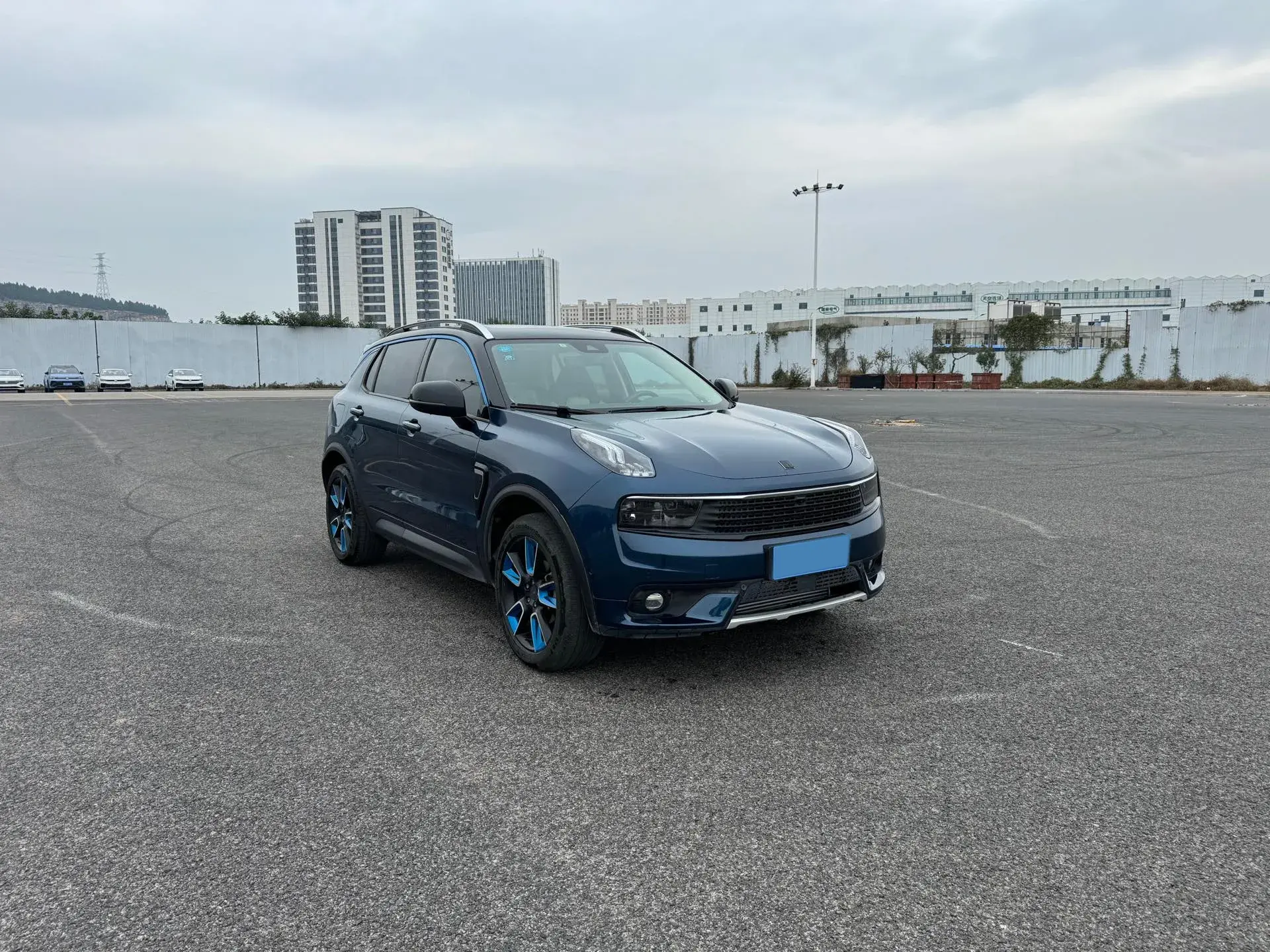 2017 LYNK&CO 01 thumbnail 2