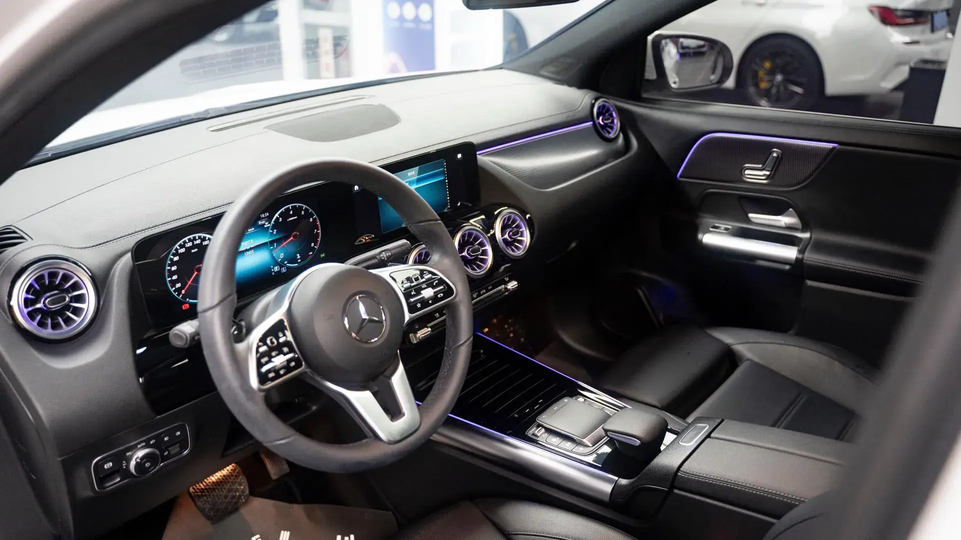 2023 MERCEDES-BENZ GLA thumbnail 4