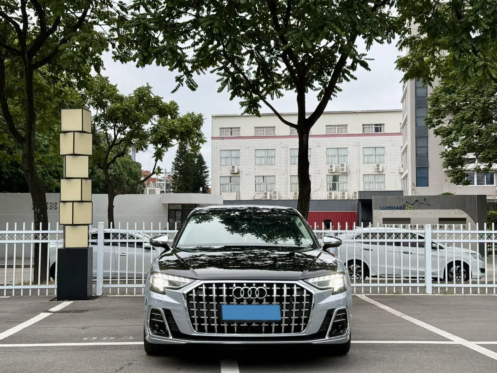 2022 AUDI A8 thumbnail 2