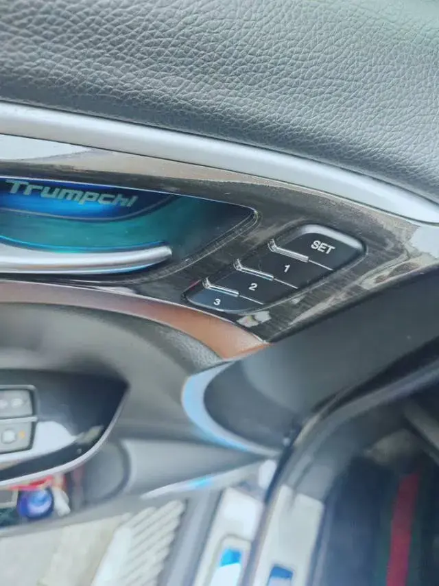 2017 GAC TRUMPCHI thumbnail 3