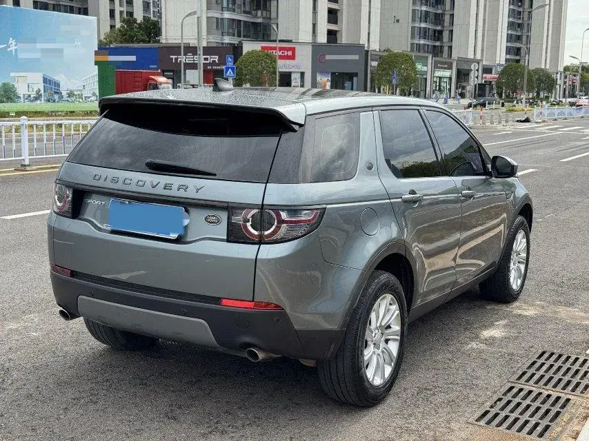 2018 LAND ROVER thumbnail 4