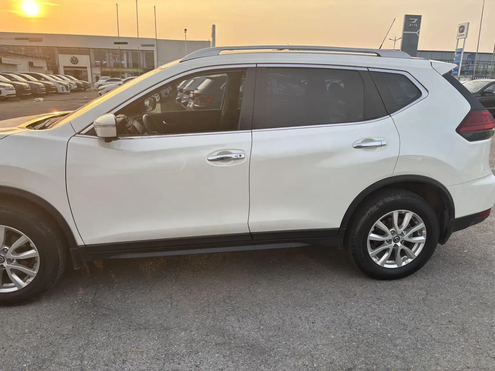 2021 NISSAN X-TRAIL thumbnail 3