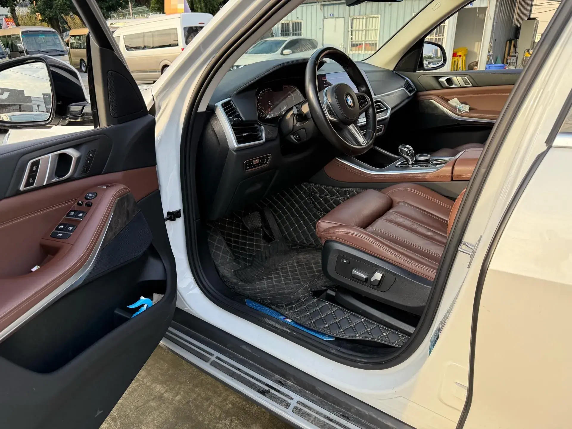 2020 BMW X5 thumbnail 2