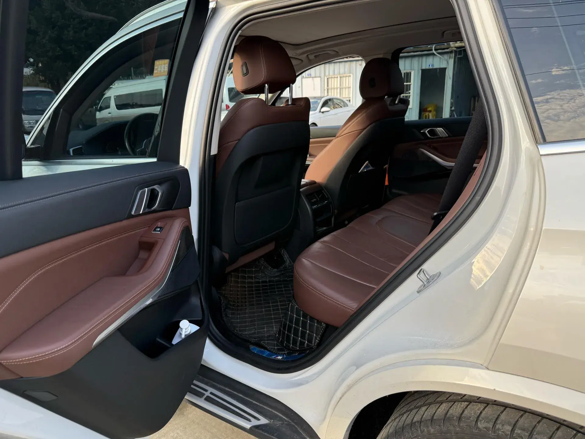 2020 BMW X5 thumbnail 3