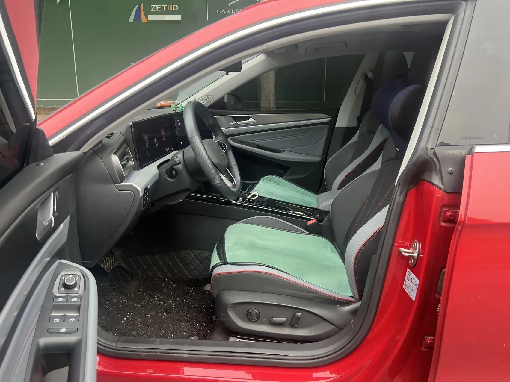 2022 VOLKSWAGEN LAMANDO thumbnail 3