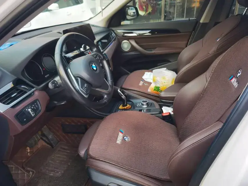 2021 BMW X1 thumbnail 2