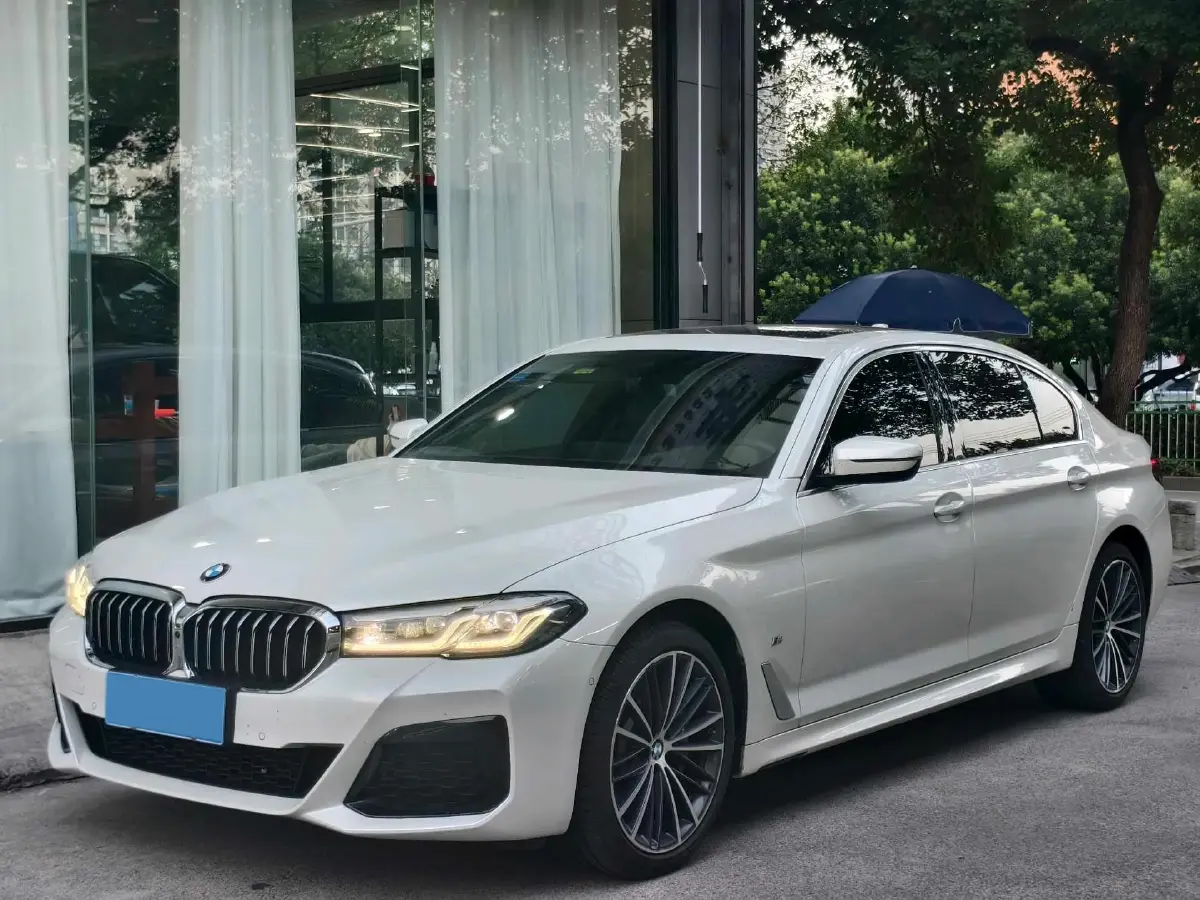 2023 BMW 5 Series 2.0T 245HP L4 8AT