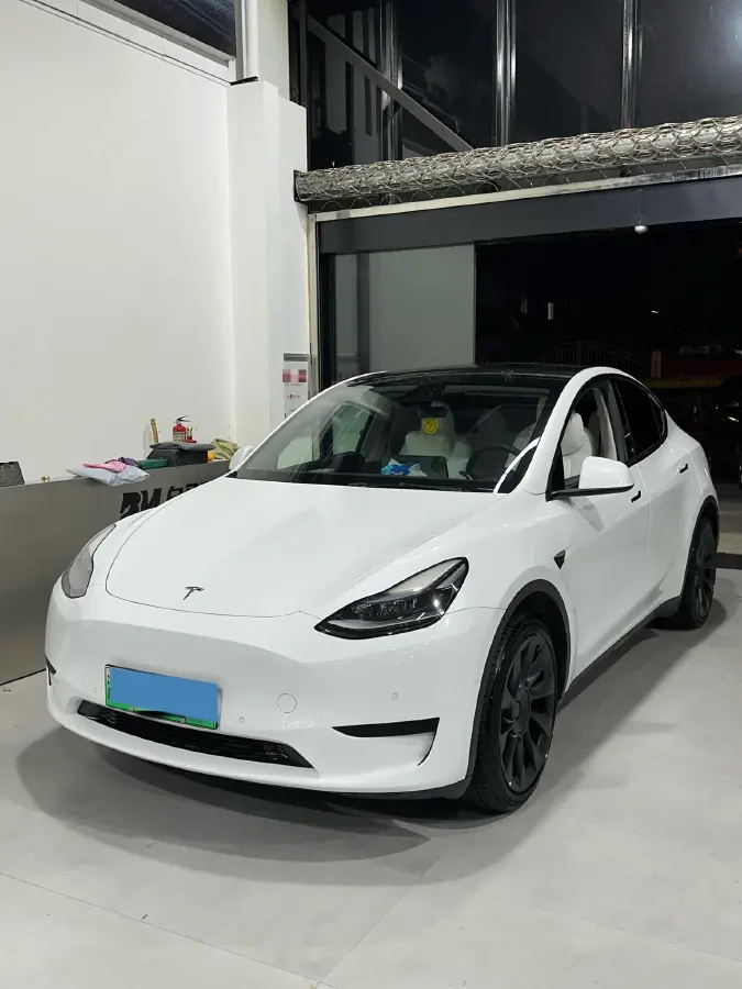 2022 Tesla Model Y BEV 60KWH