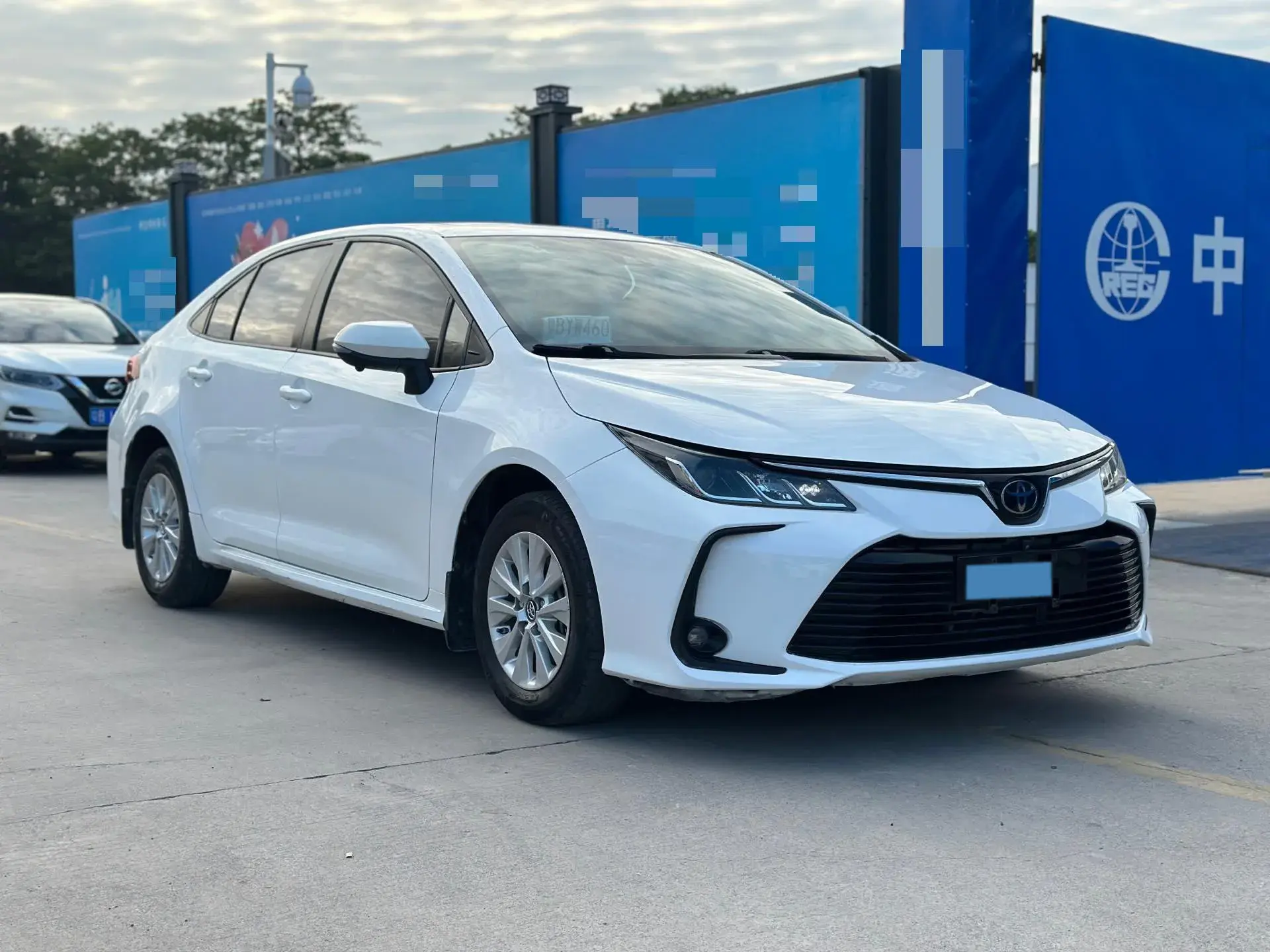 2019 TOYOTA COROLLA thumbnail 2