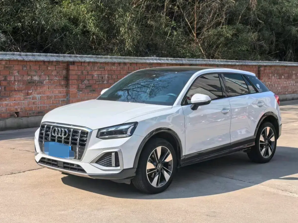 2022 AUDI Q2L view 1
