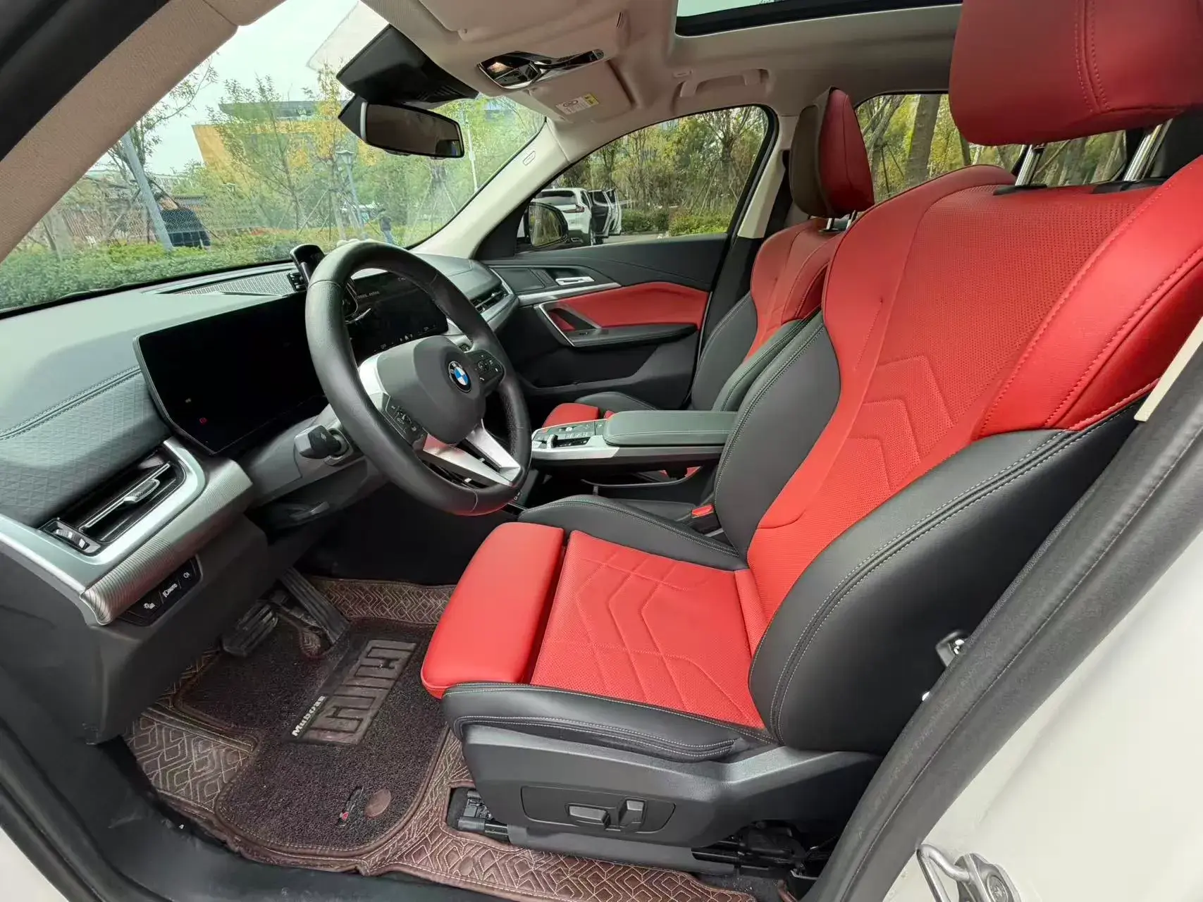 2024 BMW X2 thumbnail 4