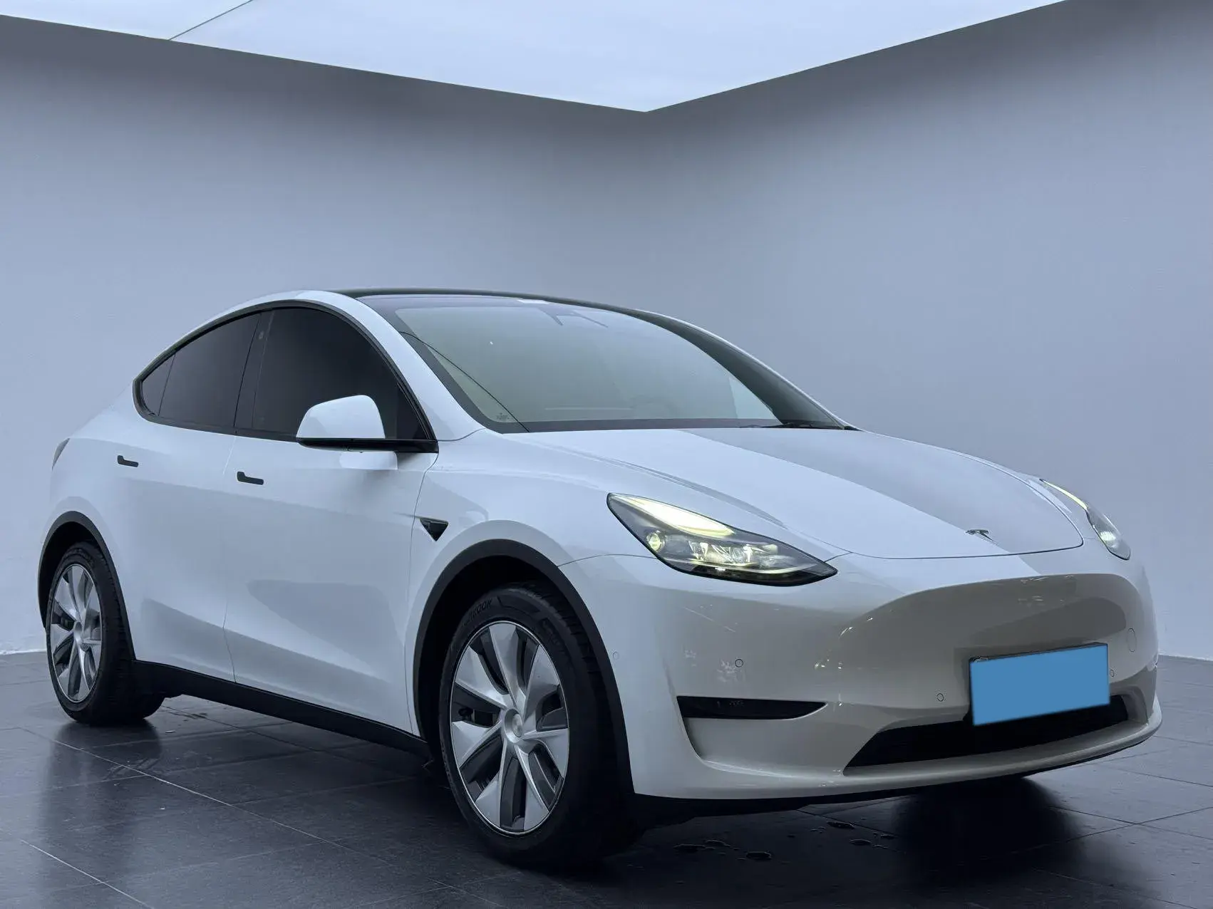 2022 TESLA MODEL thumbnail 3