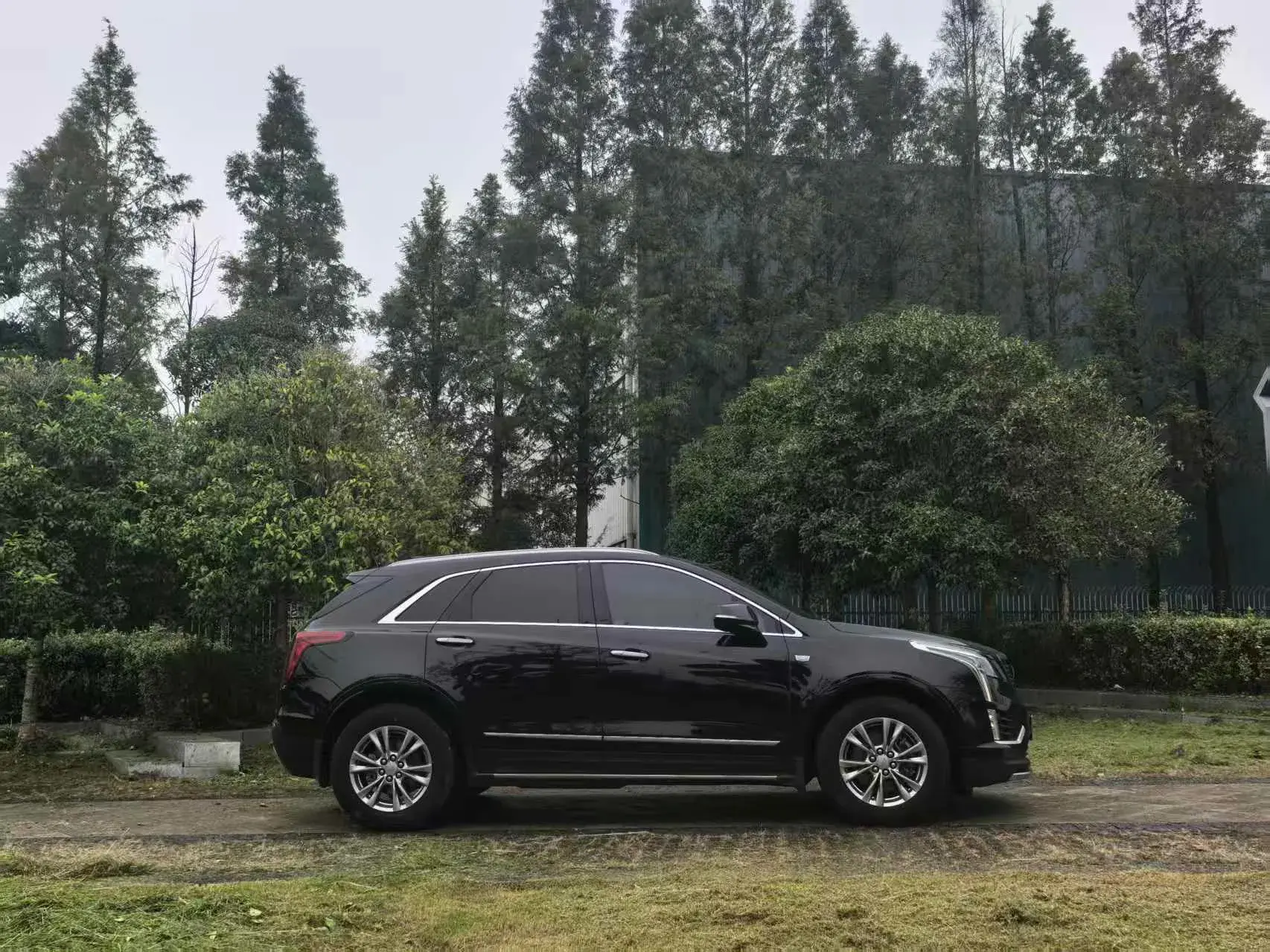2021 CADILLAC XT5 thumbnail 4