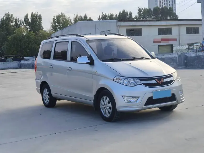 2018 WULING HONGGUANG thumbnail 3