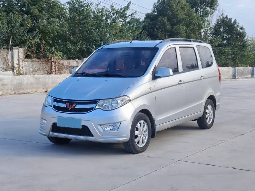 2018 WULING HONGGUANG view 1