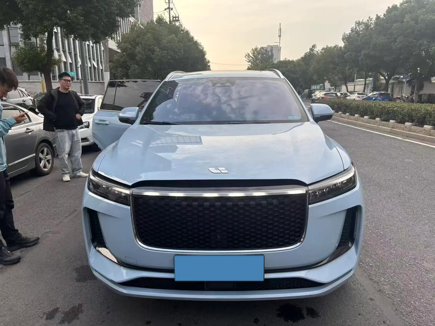 2020 LI ONE thumbnail 2