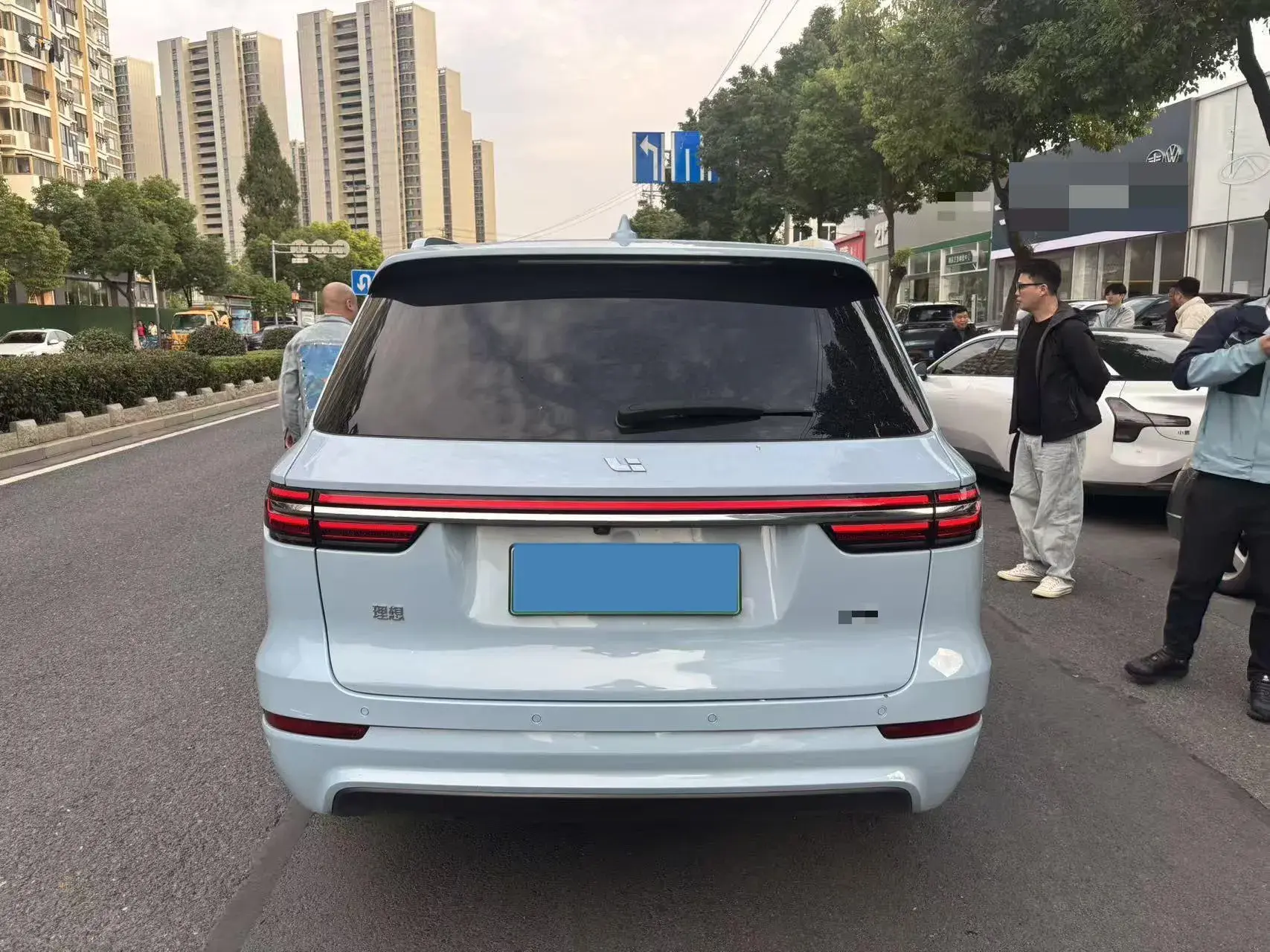 2020 LI ONE thumbnail 4