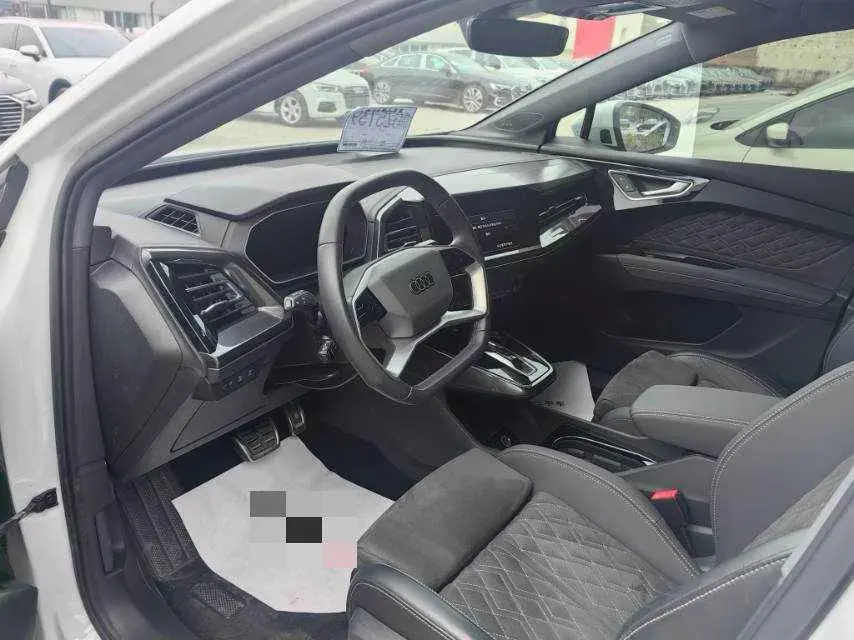 2023 AUDI Q4 thumbnail 3