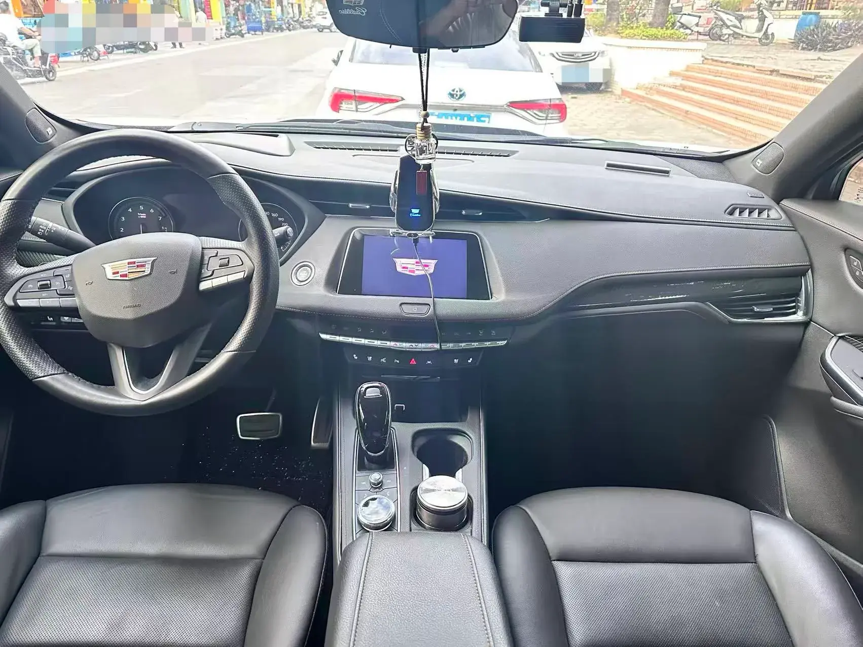 2022 CADILLAC XT4 thumbnail 3