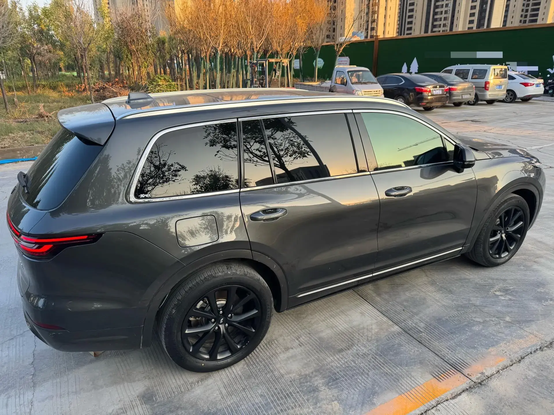 2020 LI ONE thumbnail 3