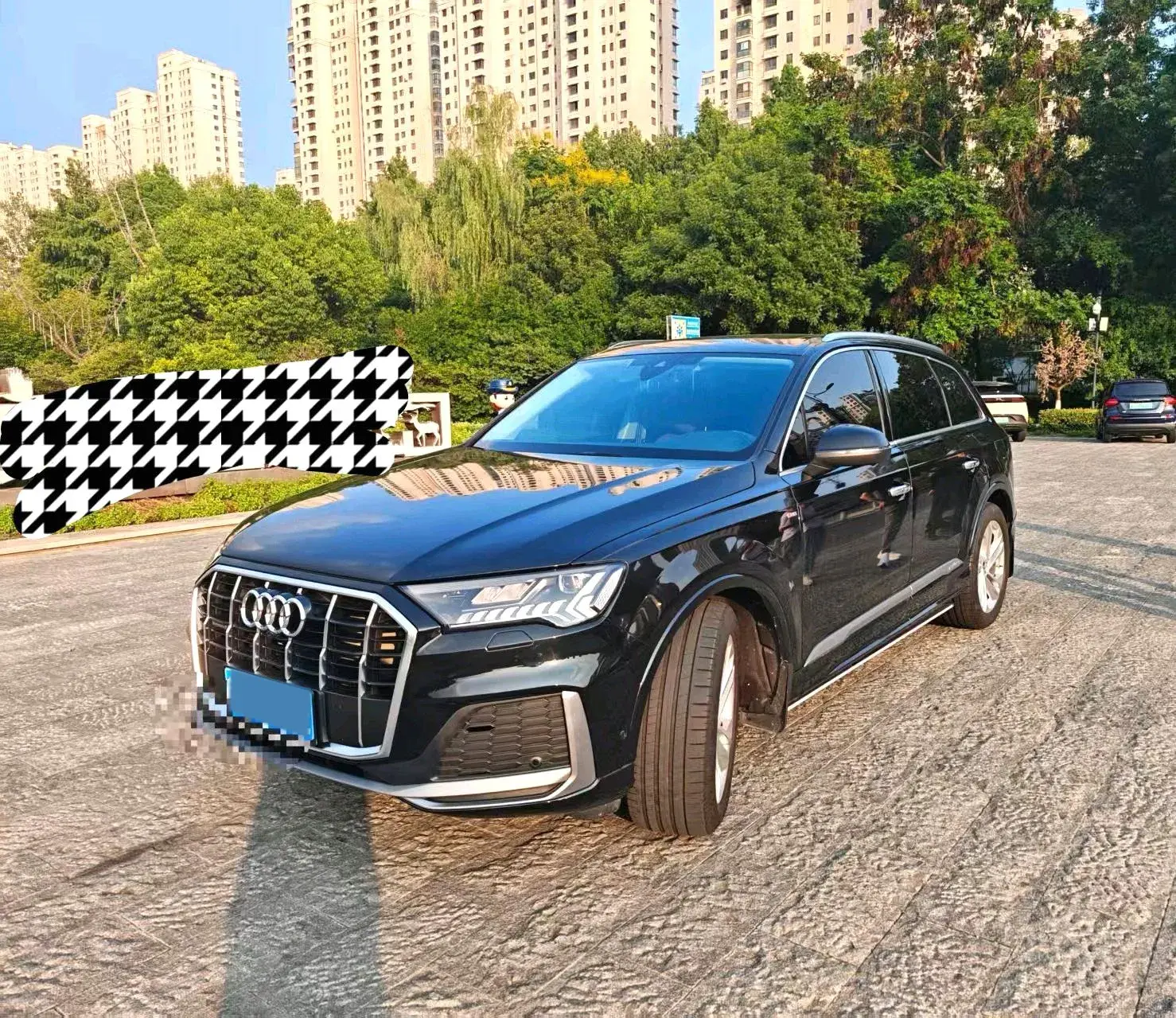 2022 AUDI Q7 view 1