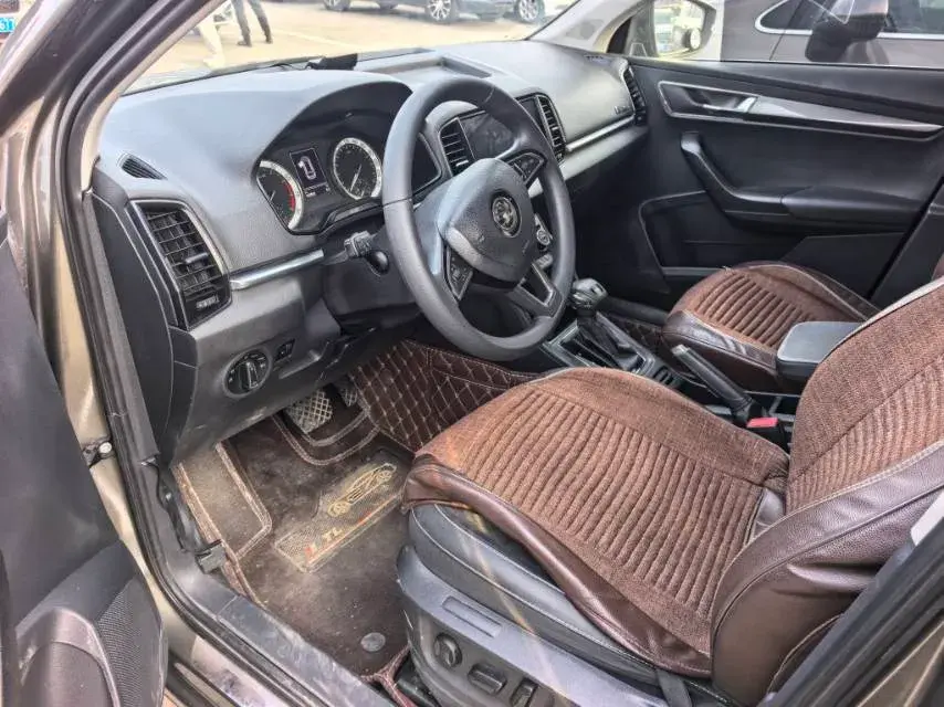 2018 SKODA KAROQ thumbnail 4