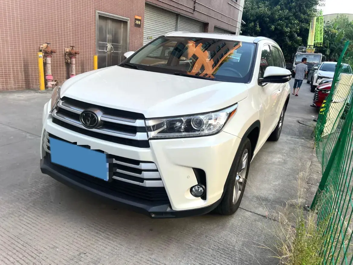 2018 TOYOTA HIGHLANDER view 1