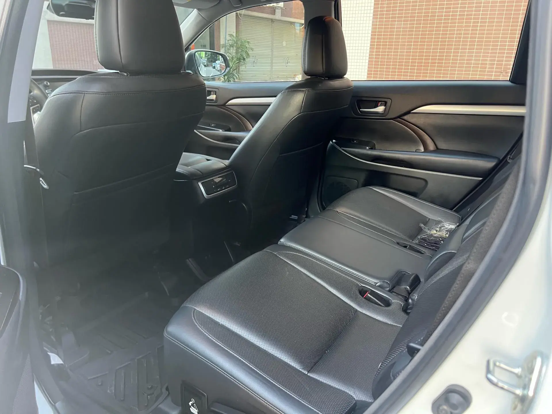 2018 TOYOTA HIGHLANDER thumbnail 3