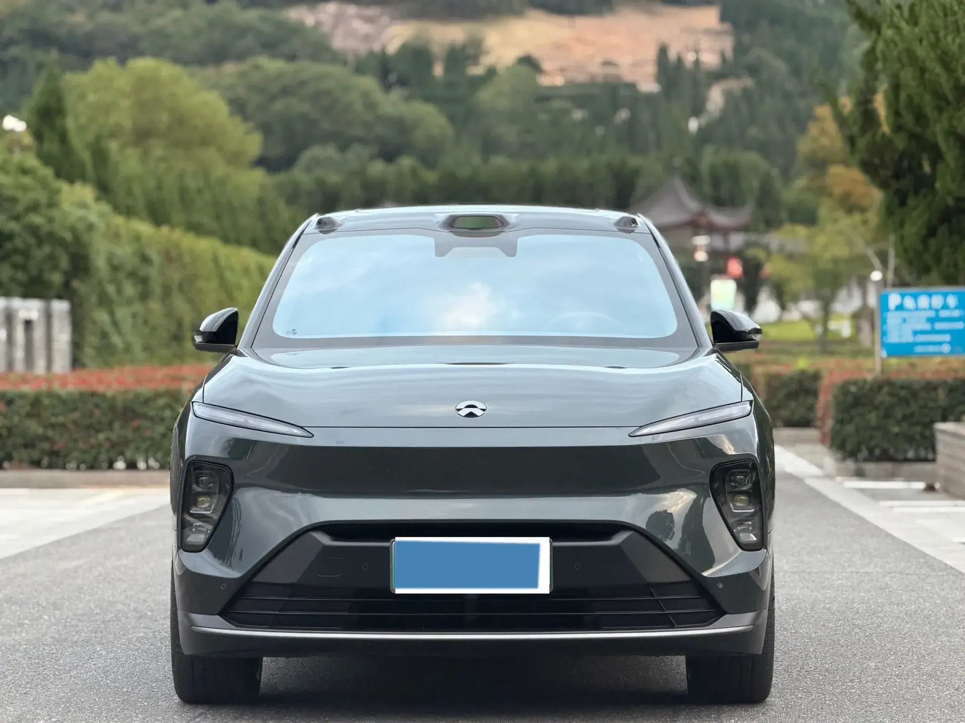 2023 NIO ES8 thumbnail 2