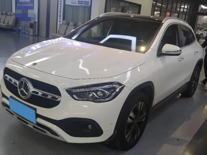 2020 MERCEDES-BENZ GLA view 1