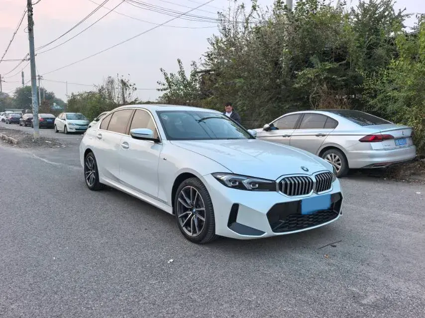 2023 BMW 3 thumbnail 2