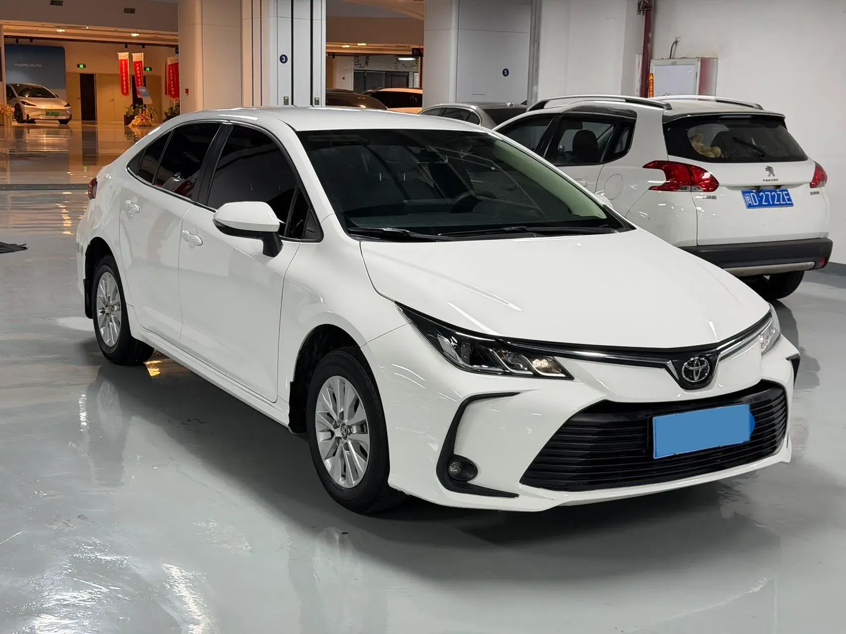 2023 TOYOTA COROLLA thumbnail 3