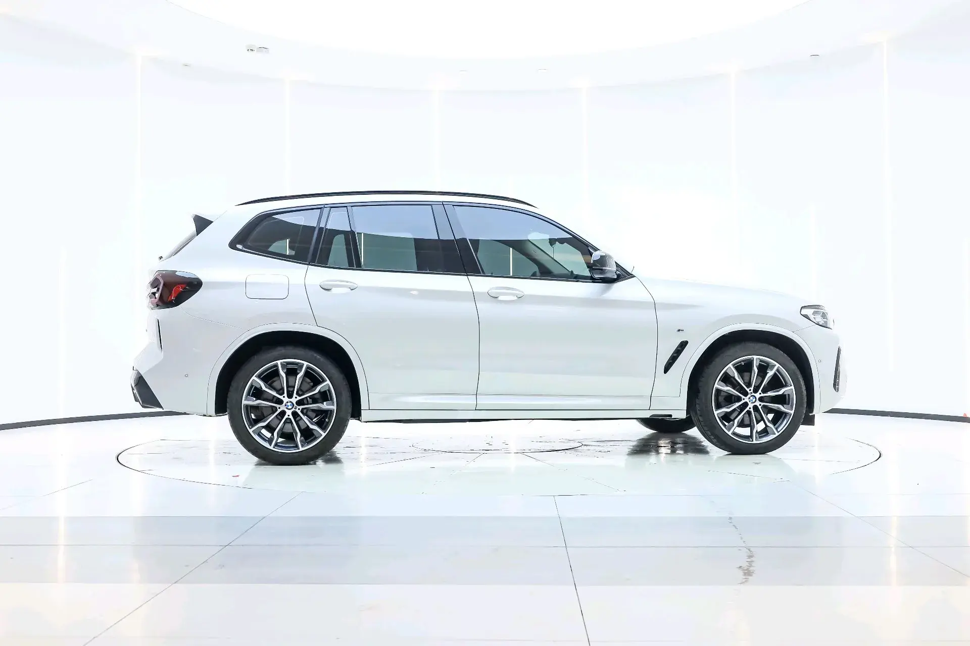 2023 BMW X3 thumbnail 2