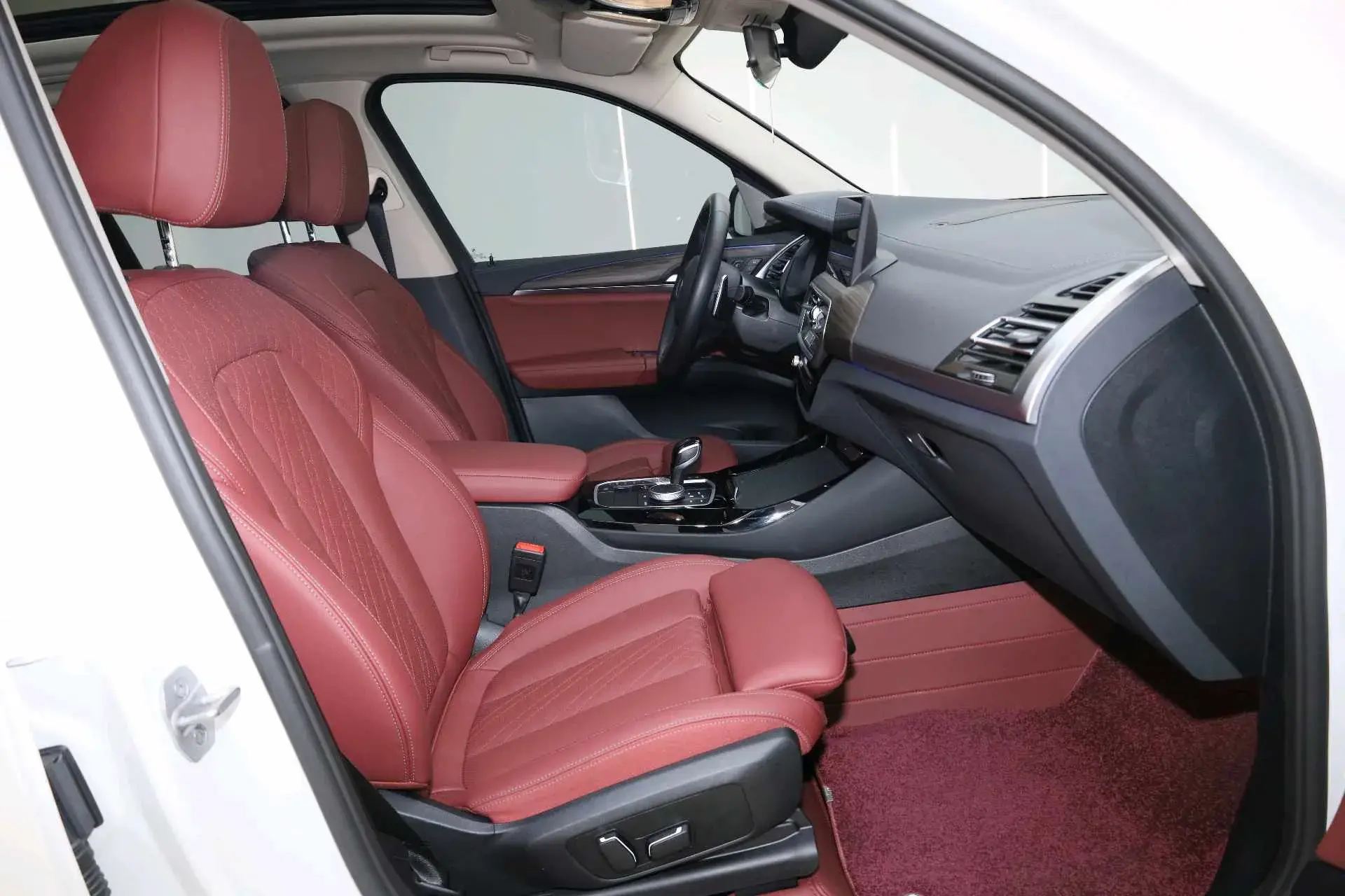 2023 BMW X3 thumbnail 4